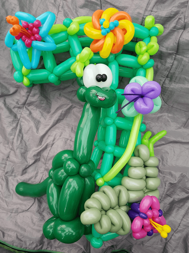 Number One (1st) Dinosaur Balloon Sculpture - Green
